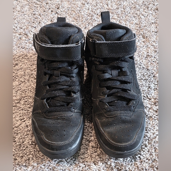 Nike Court Borough Mid BOYS Size 4Y - Picture 3 of 5